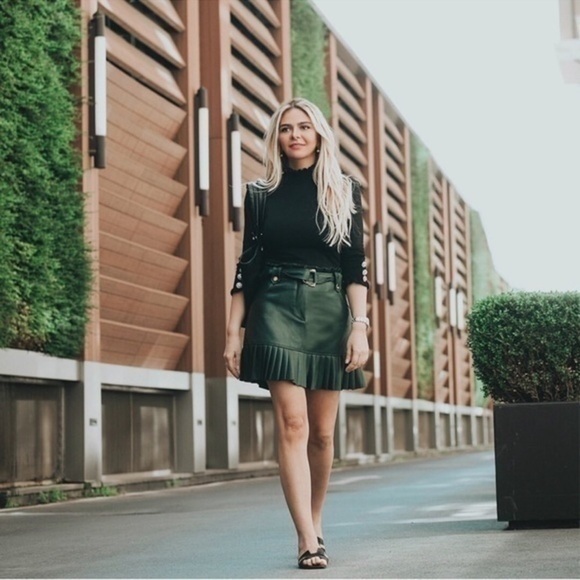 Zara Pleated Faux Leather Belted Blogger Favorite Dark Green Skirt Size Small - Picture 5 of 14